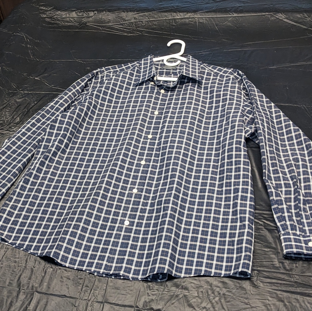 Eddie Bauer XL Men's Button Down Long Sleeve Shirt Blue